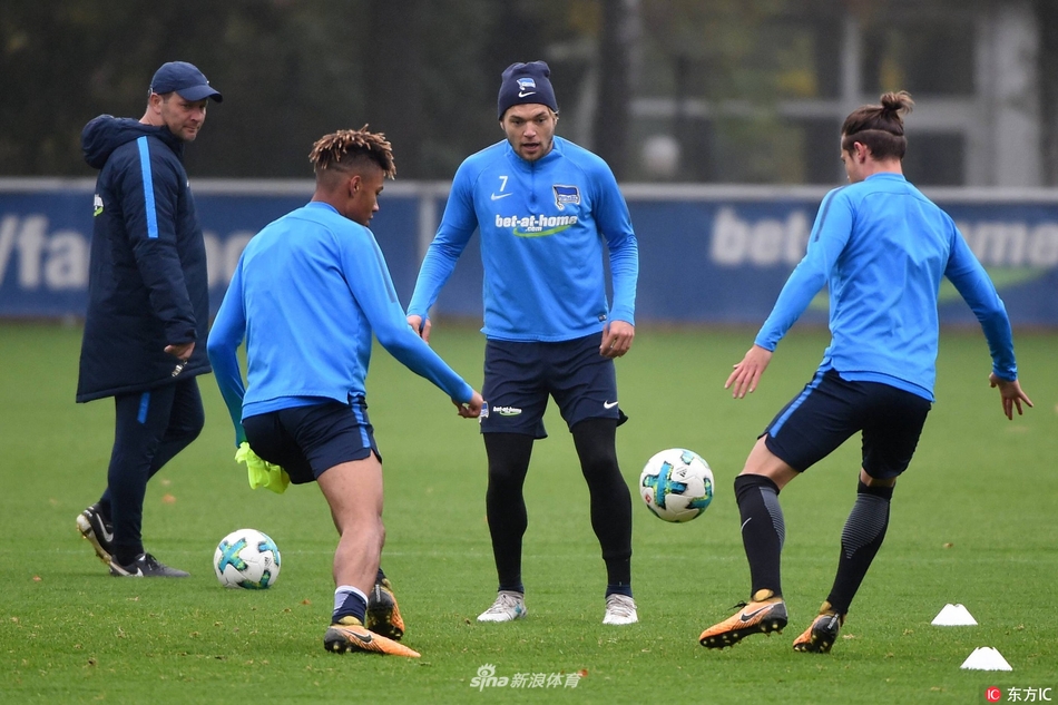 今晨体能课后，阿斯顿维拉再遭质疑备战德国杯，态度坚定，团队化学反应显著 