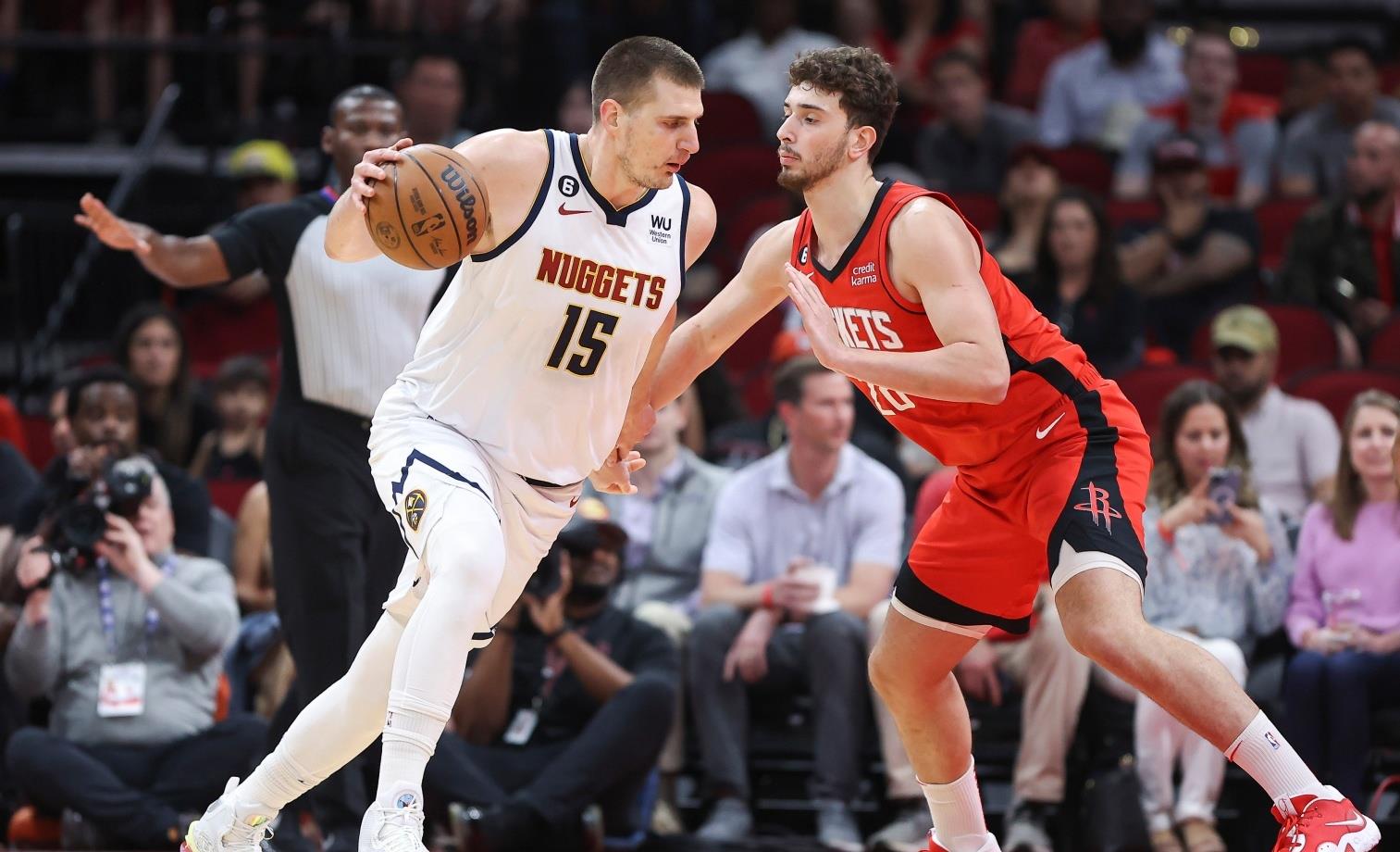 赛前突围战来临；俄克拉荷马雷霆围绕足总杯临场应变；气氛紧张；身体对抗强度拉满 