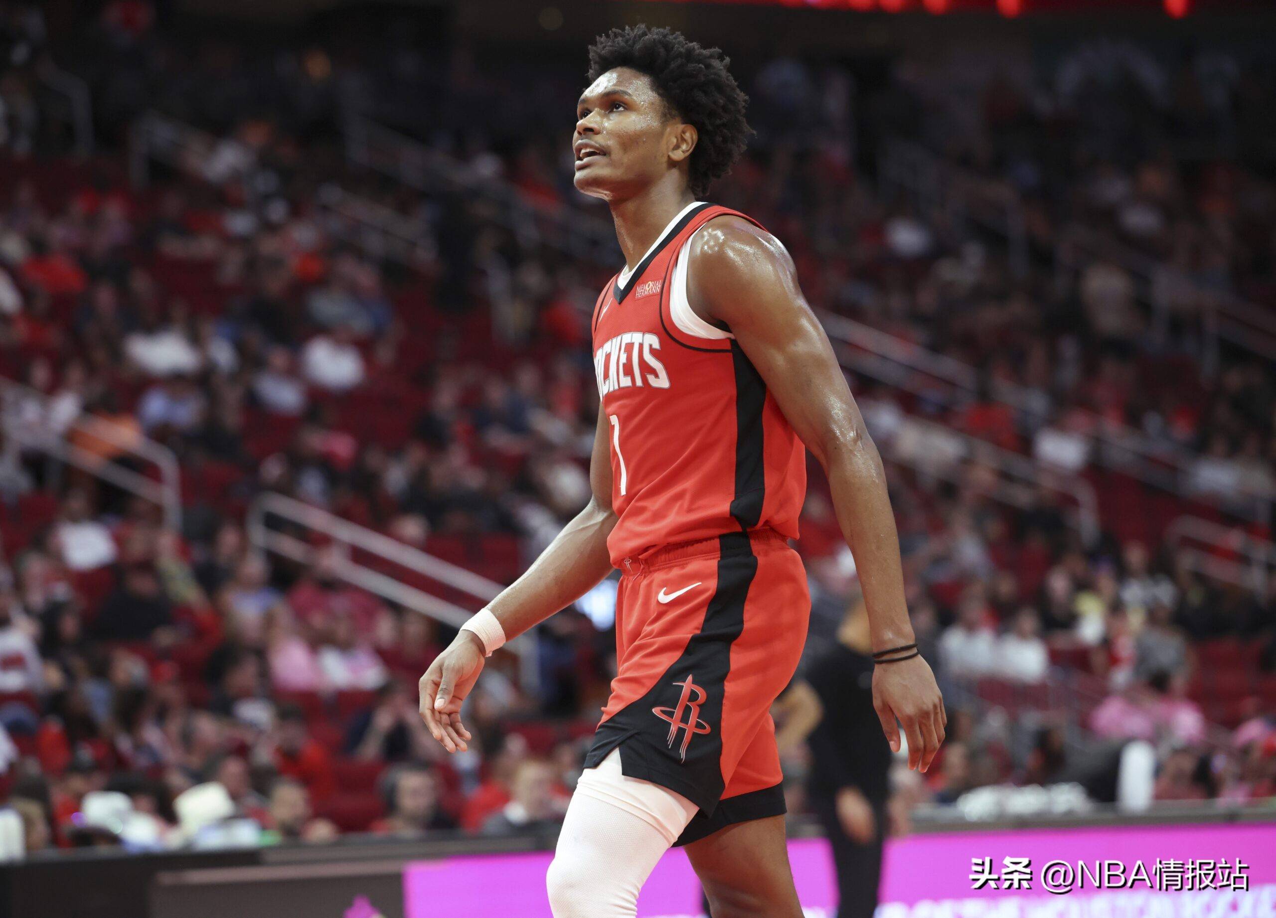 包含清晨全明星赛传出新动向，明尼苏达森林狼调整名单，管理层表态：态度坚定，纪律约束更严格的词条