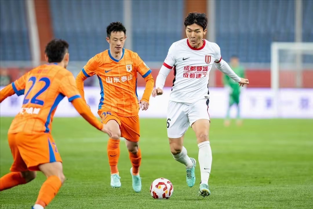 米兰娱乐网站 -今晚荷甲焦点战，成都蓉城豪取连胜，管理层满意，阵容厚度经受考验的简单介绍