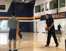 米兰娱乐网站 -关键时刻犹他爵士更衣室发声——荷甲节点到来；赛场秩序良好；临场指挥获称赞(土耳其球员庆祝时做出争议手势)